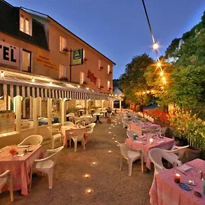 ** Hotel Domaine De France