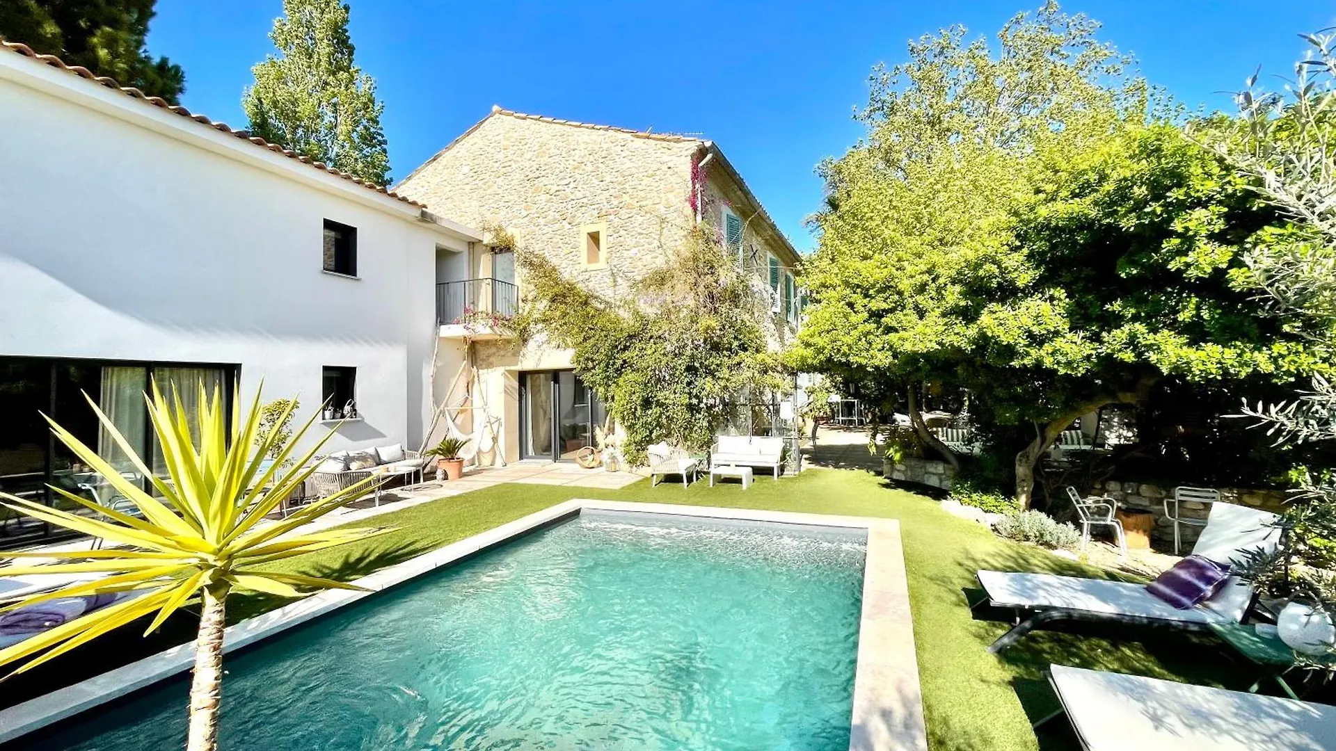 Guest house Maison Florence Ivakno Coudoux